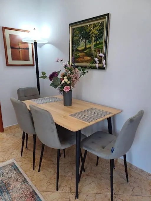 Argen New Bazaar Apartment Tirana